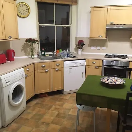 Spacious Flat In West Kensington Лондон Экстерьер фото