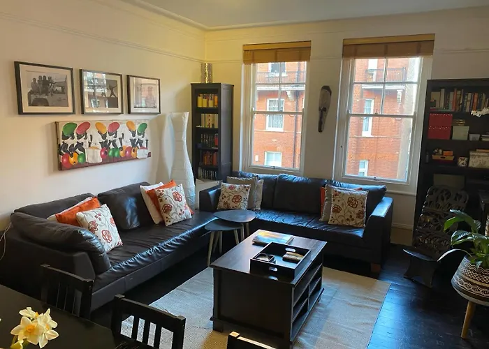 Spacious Flat In West Kensington